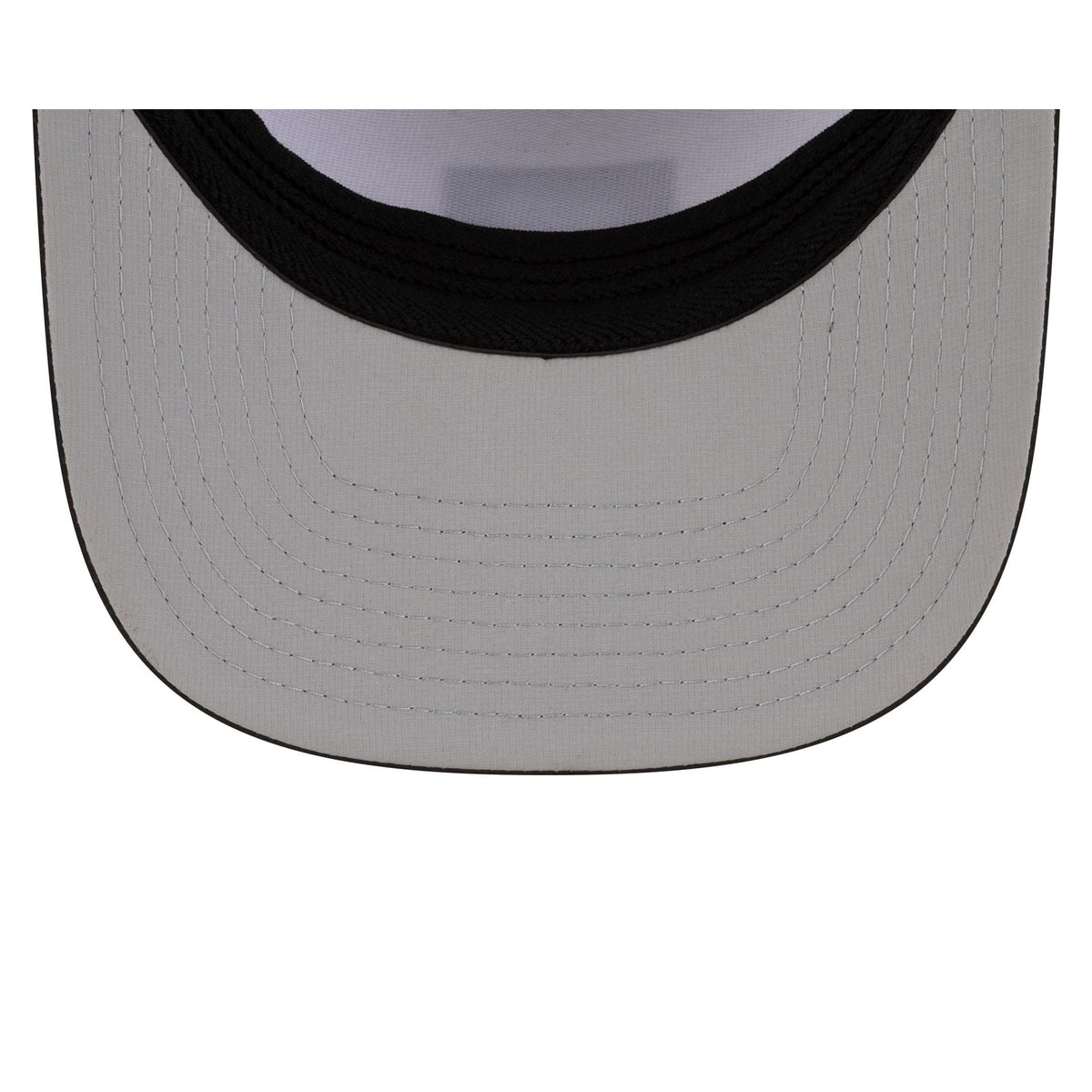 Chicago Cubs 2026 Clubhouse Black & White Split Panel 9SEVENTY Stretch-Snap Hat